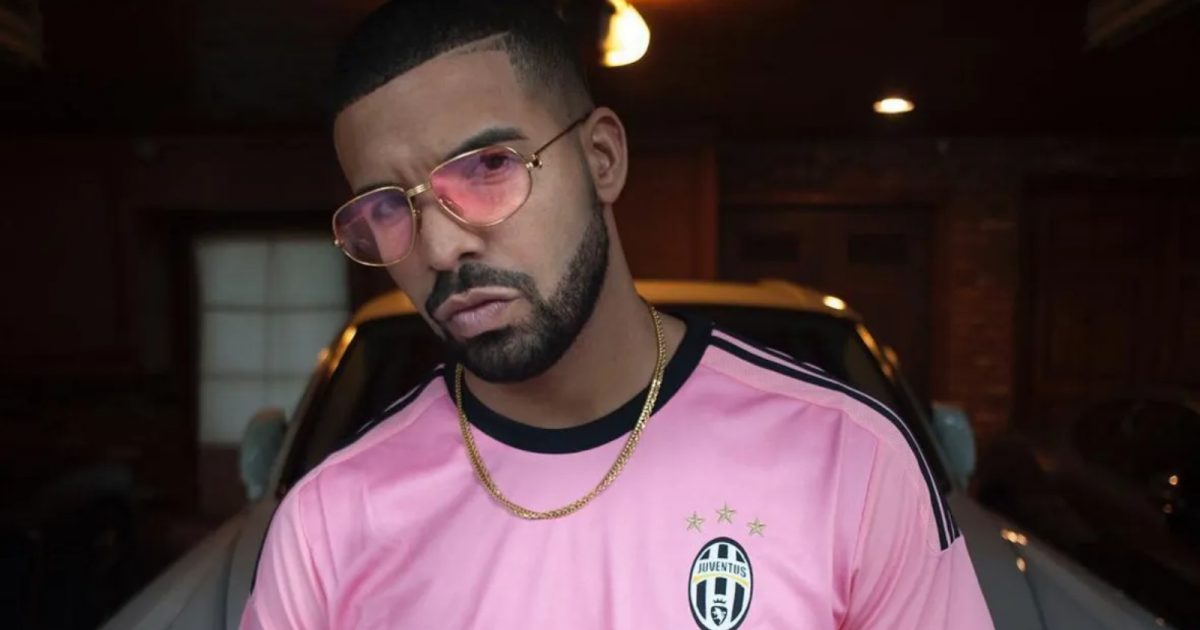 Spotify Barcelona sponsor Drake wearing the shirt of Juventus