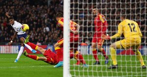 Marcus Rashford scores