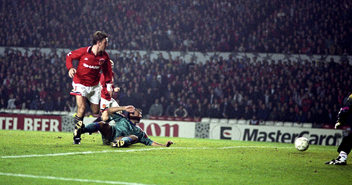 Lee Sharpe backheel goal v Barcelona