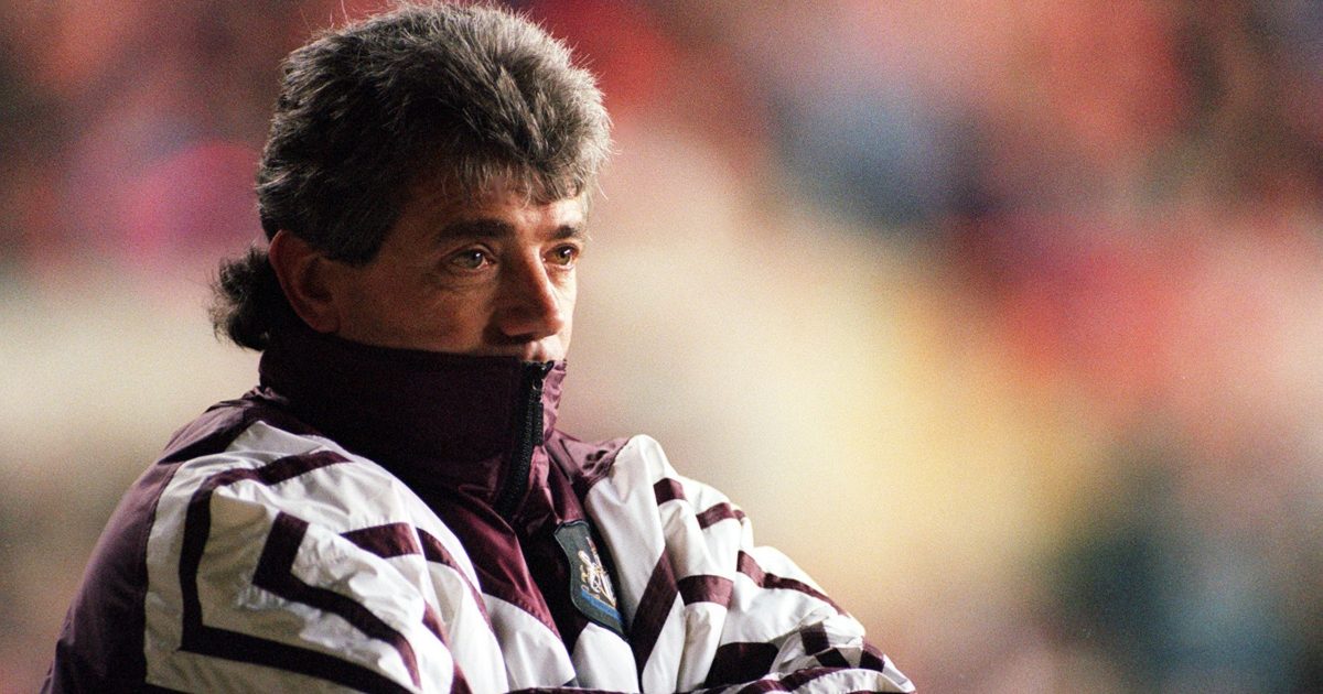 Kevin Keegan looks on as Newcastle play Nottingham Forest. May 1996.