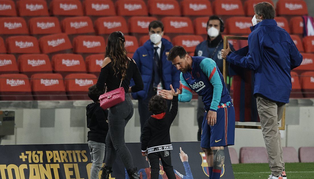 Watch: Messi & family are presented with special shirt for new Barca