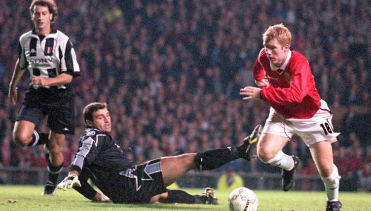 Paul Scholes playing for MAnchester United against Juventus at Old Trafford. October 1, 1997.