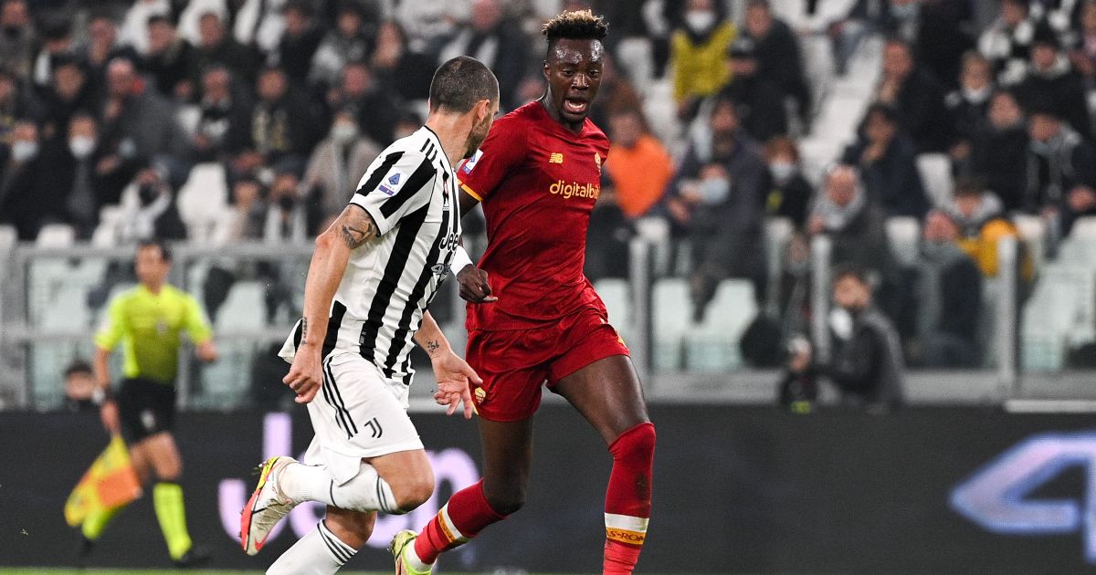 Roma's Tammy Abraham takes on Juventus' Leonardo Bonucci. October 2021.