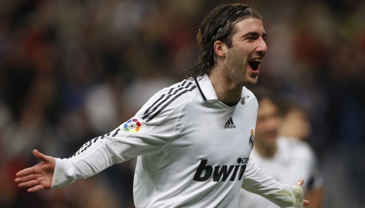 Gonzalo Higuain celebrates his goal against Sporting Gijon, Estadio El Molinon, February 2009