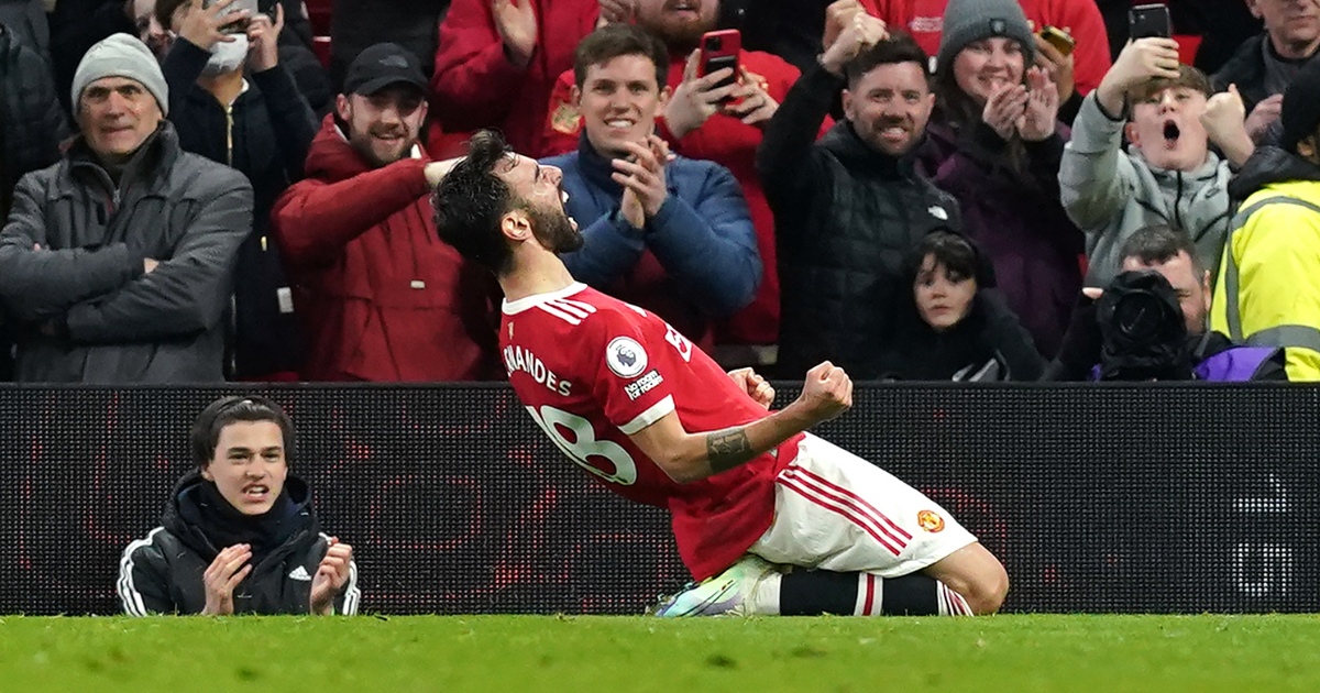Watch: Bruno ignores Ronaldo on the counter to score for Man Utd