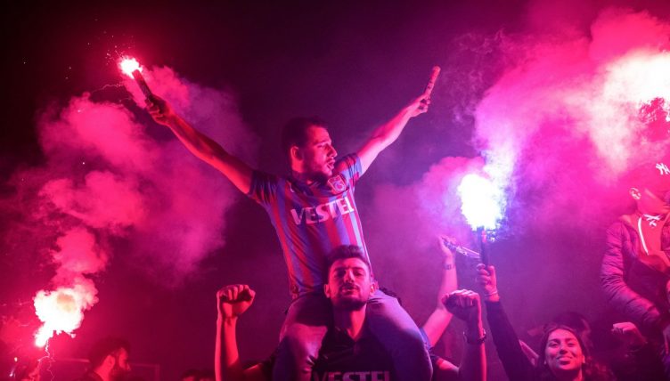 Trabzonspor fans celebrate their club's Turkish league title win, Trabzon, 30 April 2022.