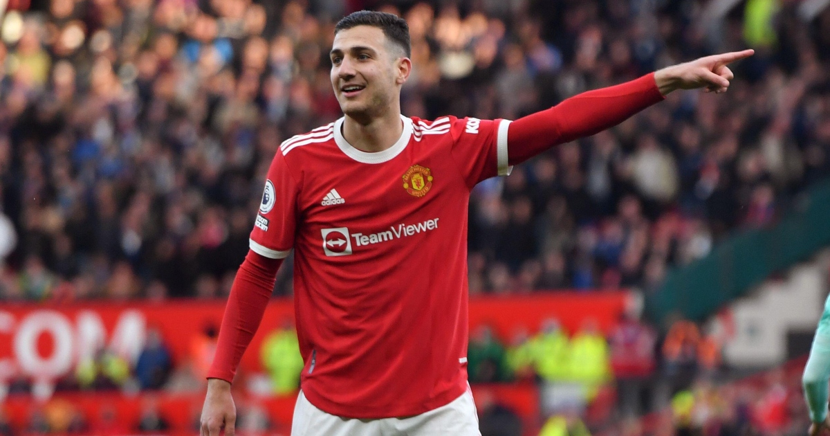 Watch: Man Utd’s Dalot hits the bar after flowing ‘Ten Hag ball’ move