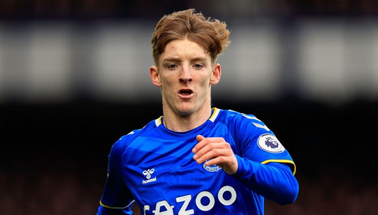 Everton's Anthony Gordon playing in a Premier League game against Wolves. Goodison Park, 13th March 2022.