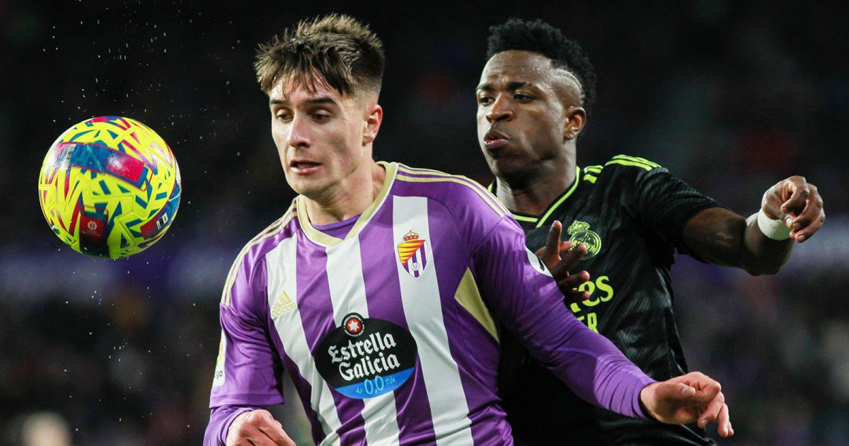 Ivan Fresneda of Real Valladolid and Vinicius Junior of Real Madrid during the Spanish championship La Liga football match between Real Valladolid and Real Madrid on December 30, 2022