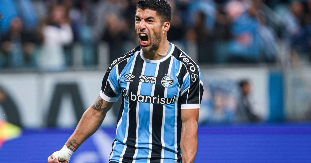 Luis Suarez, a Gremio player, celebrates his goal during a match against Cruzeiro at the Arena do Gremio stadium for the 2023 Copa do Brasil championship.