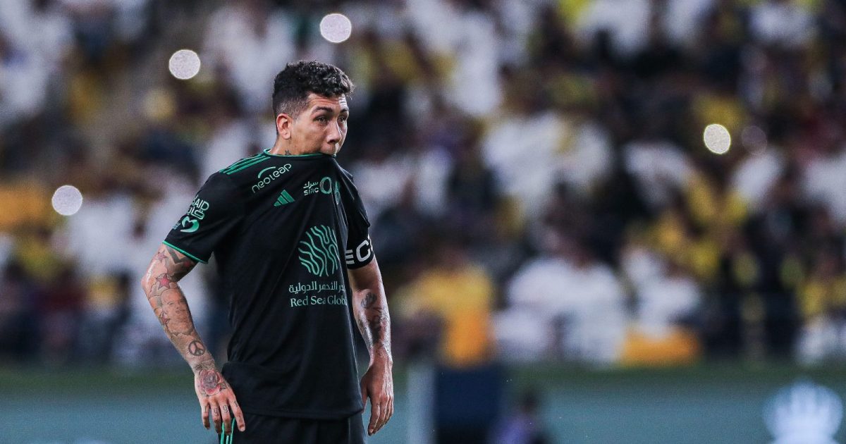Roberto Firmino #10 of Al-Ahli Saudi FC in action during their Match Day 7 of the SAFF Roshn Saudi Pro League 2023-24 against Al-Nassr SFC at the King Fahd International Stadium on September 14, 2023