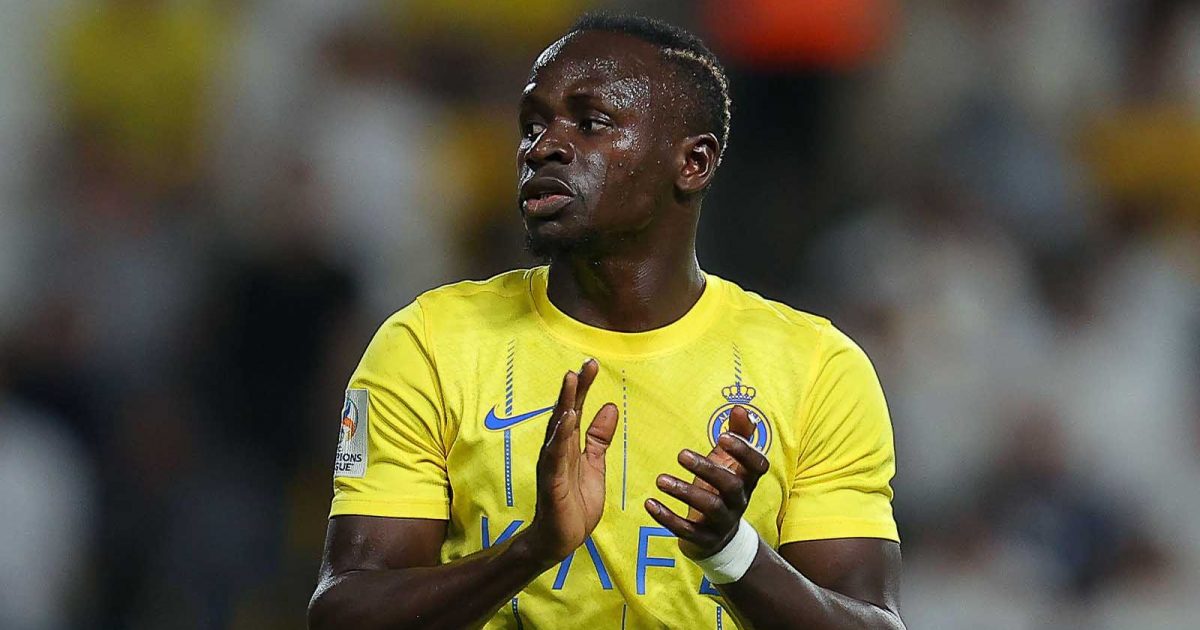 Sadio Mane applauds the Al-Nassr fans