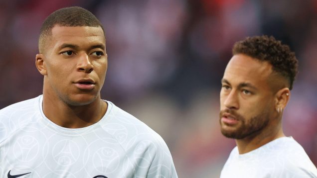 Kylian Mbappe and Neymar before a PSG match in August 2022.
