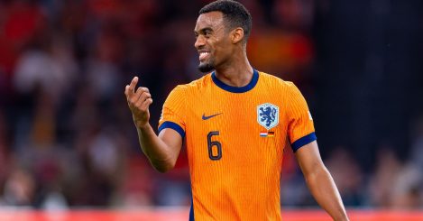 Ryan Gravenberch split the atom with this jaw-dropping 75-yard NFL pass