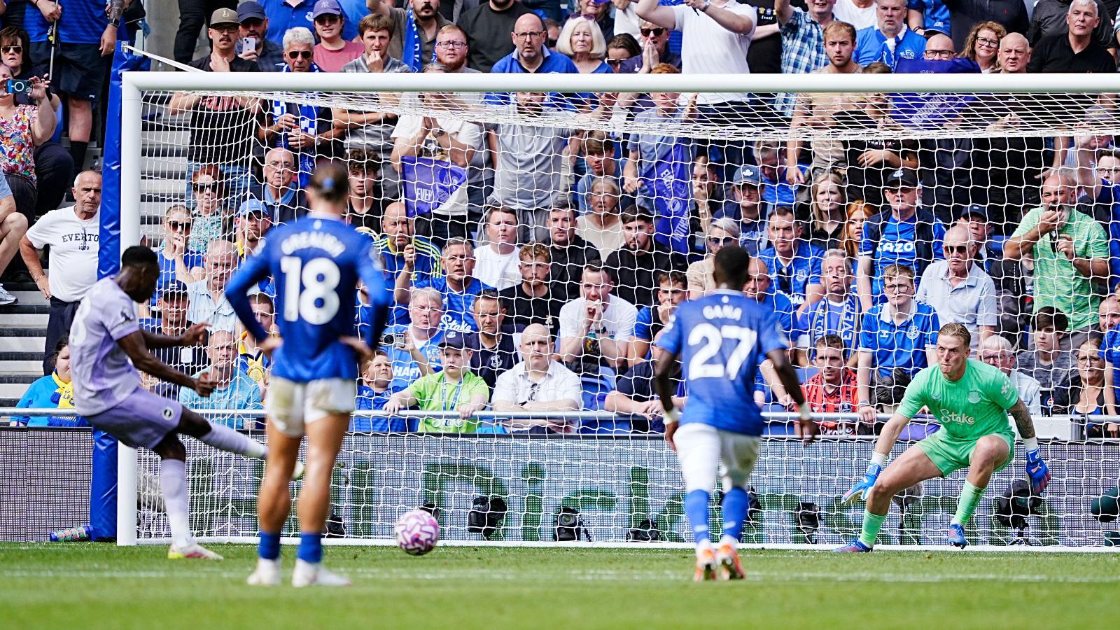 Premier League quiz: Name the goalkeepers with most penalty saves