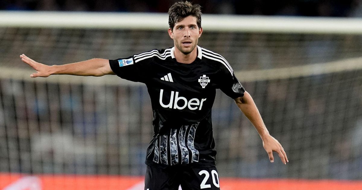 Naples, Italy. 04th Oct, 2024. Sergi Roberto of Como 1907 gestures during the serie Serie A Enilive match between SSC Napoli and Como 1907 at Stadio Diego Armando Maradona on October 4, 2024 in Naples, Italy