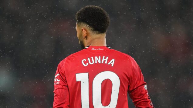 How many of these Man Utd shirt wearers can you name?