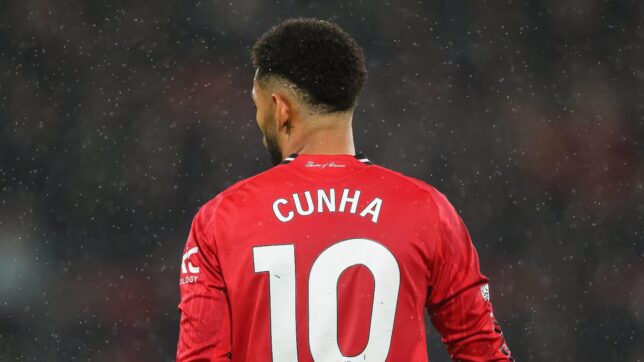 How many of these Man Utd shirt wearers can you name?