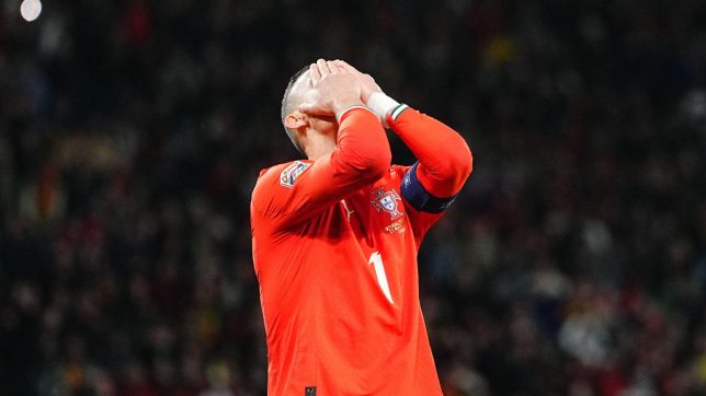 We can’t stop laughing at Bruno Fernandes’ reaction to Ronaldo’s missed pen