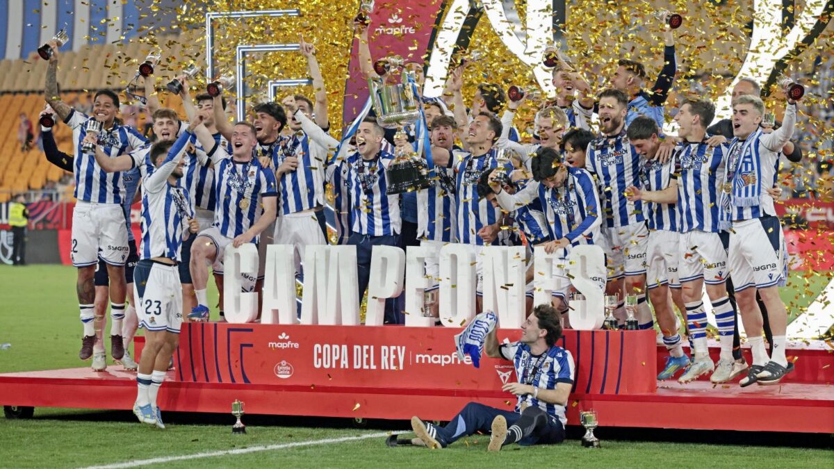 Real Sociedad celebrate winning the 2026 Copa del Rey.