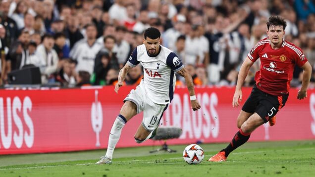 Two Englishmen battle for possession in the 2025 final.