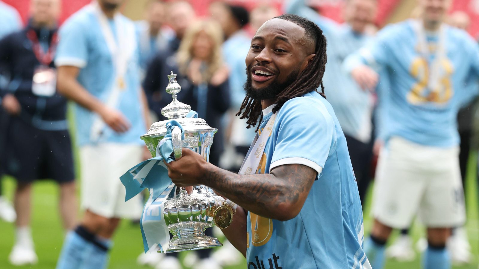 Tabela de gastos líquidos da Premier League após 115 cobranças do Manchester City Tabela de gastos líquidos da Premier League após 115 cobranças do Manchester City