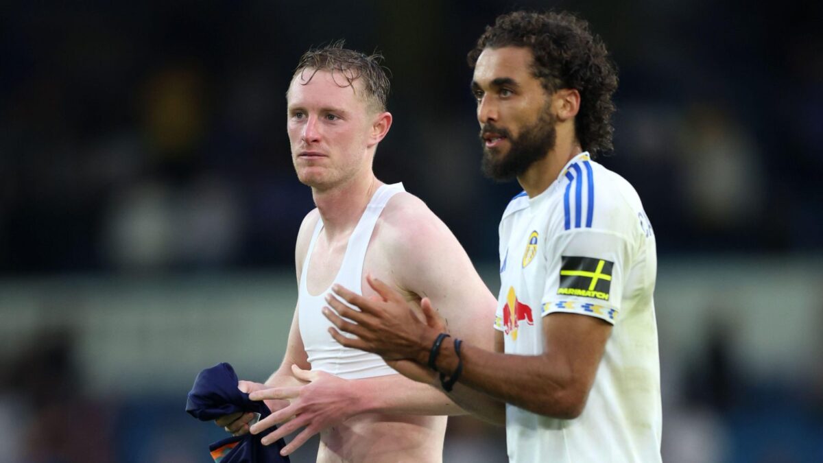 Leeds United's Sean Longstaff (left) and Dominic Calvert-Lewin applaud the fans after the Premier League match at Elland Road, Leeds. Picture date: Saturday August 30, 2025.