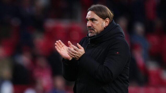 Leeds United manager Daniel Farke applauds the fans after the final whistle of the Premier League match at City Ground, Nottingham. Picture date: Sunday November 9, 2025.