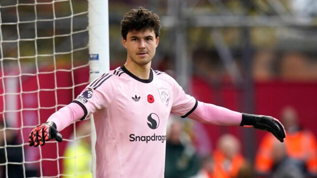 Nottingham, UK. 1st Nov, 2025. Senne Lammens of Manchester United during the Nottingham Forest vs Manchester United Premier League match at the City Ground, Nottingham