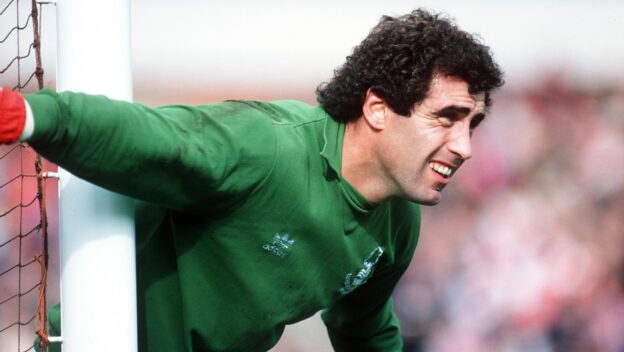 Soccer - English League Division 1 - Nottingham Forest - Peter Shilton. Peter Shilton, Nottingham Forest