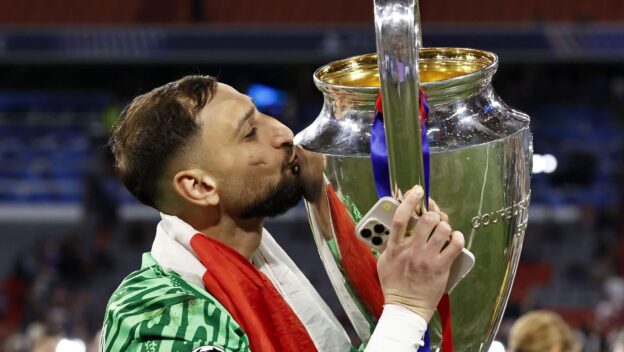Gianluigi Donnarumma lifts the trophy in 2025.