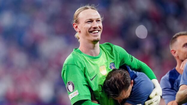 PSG's winning goalkeeper celebrates after the 2026 final.