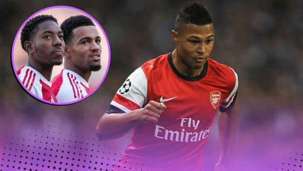 Serge Gnabry with Myles Lewis-Skelly and Ethan Nwaneri in a circle