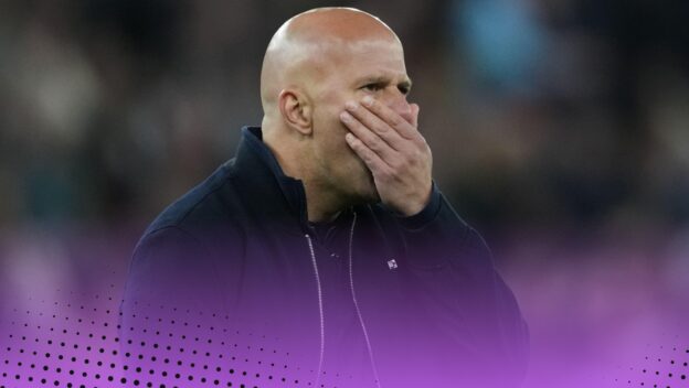 Arne Slot reacts during Liverpool's defeat at Villa.
