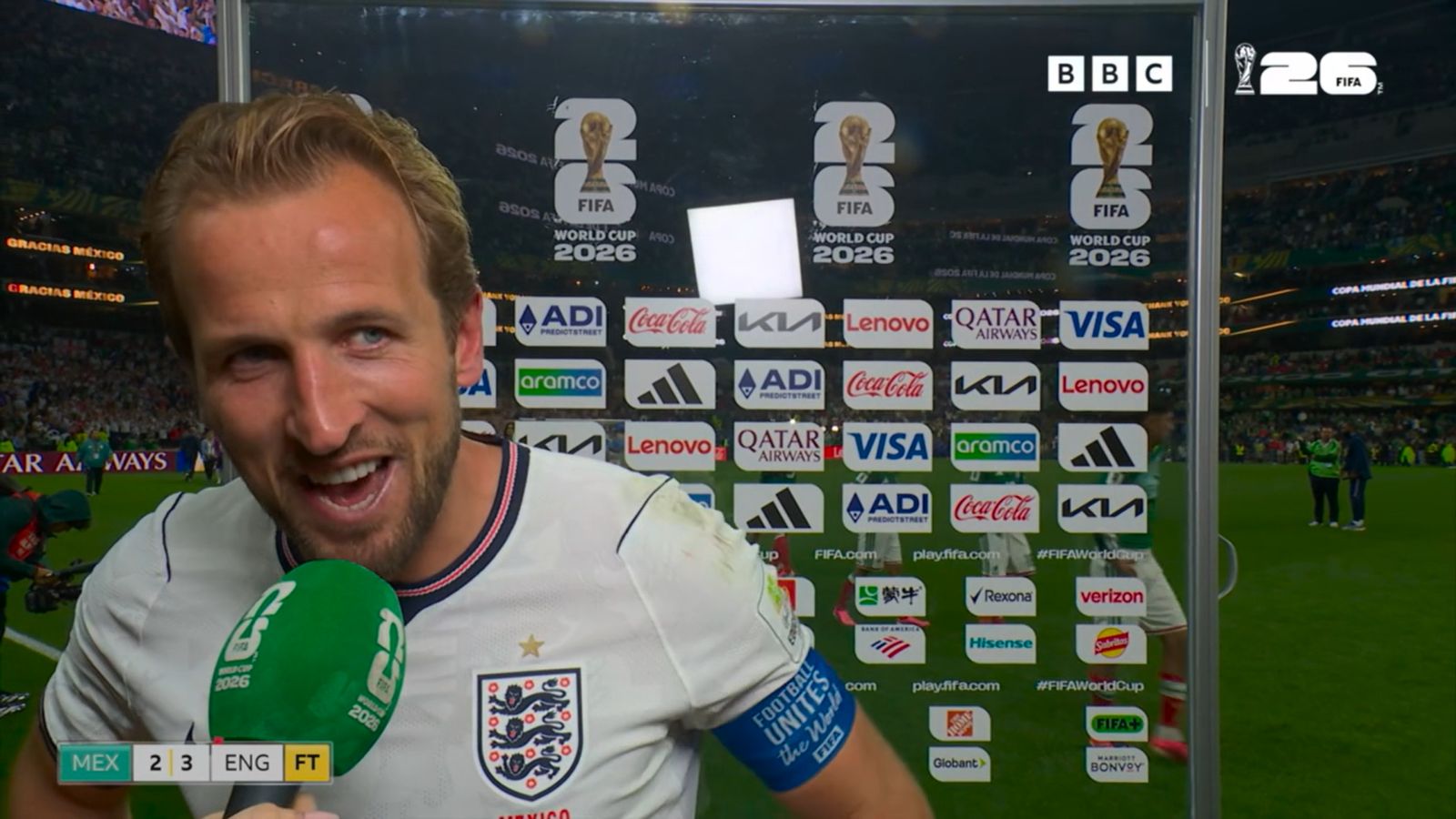 Harry Kane perdeu a voz em uma entrevista hilariante depois que a Inglaterra derrotou o México. Harry Kane perdeu a voz em uma entrevista hilariante depois que a Inglaterra derrotou o México.