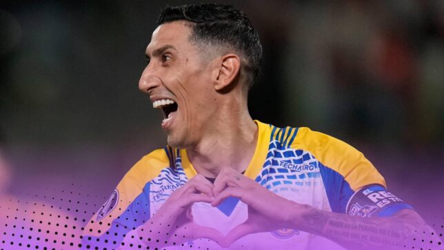Angel Di Maria celebrating for Rosario Central