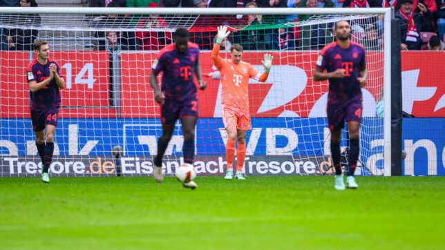 Augsburg, Germany. 10th Oct, 2026. Soccer, Men: Bundesliga, FC Augsburg vs. Bayern Munich, Matchday 5, WWK-Arena. Goalkeeper Manuel Neuer (Bayern Munich) reacts after the goal that made it 1-0.